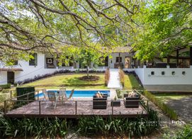 20423–PRECIO SUPER REDUCIDO/Casa con terreno, piscina y casa huéspedes, San Pedro, San José Province, Turrubares, Costa Rica