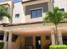 FOR SALE-Casa remodelada en Santa Ana Hills, San José Province, Santa Ana, Costa Rica