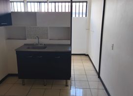 se alquila apartamento en Moravia, por La Guaria