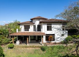 20862 - House in condominium 3 bedrooms, office, 4 bathrooms, forest view, San José Province, San Rafael de Escazú, Guachipelin, Costa Rica