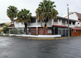 AMPLIA CASA EN VENTA EN ROHRMOSER CON USO DE SUELO MIXTO, San José, San José, Costa Rica