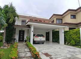 Venta de casa en exclusivo condominio, Heredia, Ulloa, Costa Rica