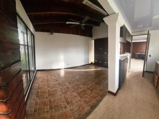 Casa esquinera en Tibas — foto 3 de 5