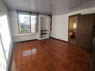 Casa esquinera en Tibas — foto 2 de 5