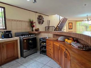 Amazing mountain and city view house for sale — foto 3 de 5