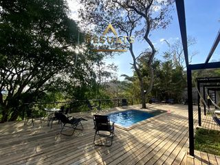 Hilltop INCOME PRODUCING VILLA Investment with Ocean Views! — foto 3 de 19