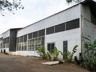 COMMERCIAL Bodegas Strategic Location | Excellent Road Frontage | Ready-to-Use — foto 2 de 10