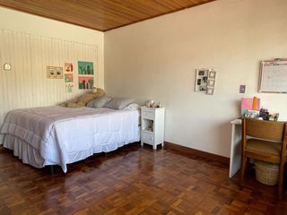 A la venta hermosa casa de 2 plantas en Trejos Montealegre — foto 2 de 6