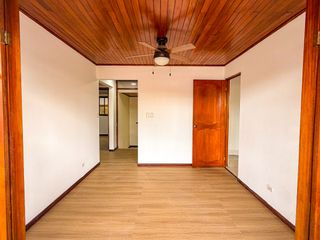 Casa amplia con gran potencial comercial — foto 2 de 6