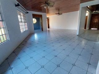 Casa con Terreno de 5.000m2 en Guápiles — photo 4 of 14