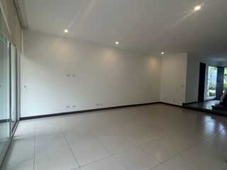 Residencia Contemporánea en San Rafael de Escazu — photo 5 of 21