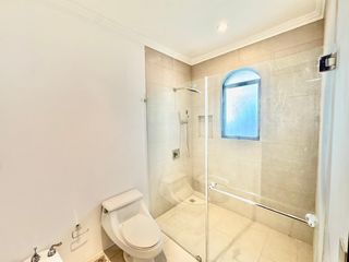 Espectacular Residencia con Piscina Privada y Amplio Jardín en Valle del Sol Lindora — foto 3 de 21