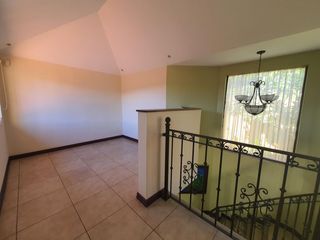 Mansion en Santa Barbara Heredia 4 Dormitorios 550 m2 — photo 3 of 15