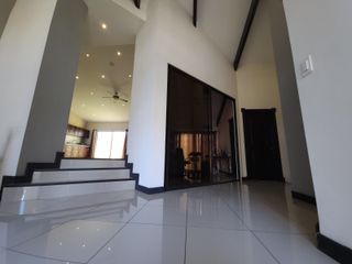 Residencia de Lujo en Ciudad Cariari | 862 m² de Terreno, Smart Home y Ubicación Estratégica — foto 2 de 18