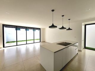 Oportunidad de Inversión: Casa Moderna en Santa Ana con Rentabilidad Inmediata — photo 2 of 18