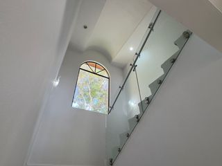 Residencia Colonial en Mora: 4 Hab / 3.5 Baños — 350 m² Const / 774 m² Lote — photo 3 of 20