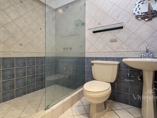 Exclusiva Casa Esquinera - 3DOR/2.5BA - Jaboncillos, Escazú – Cerca de La Paco — photo 5 of 12