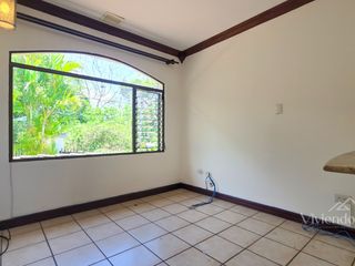 Exclusiva Casa Esquinera - 3DOR/2.5BA - Jaboncillos, Escazú – Cerca de La Paco — photo 4 of 12