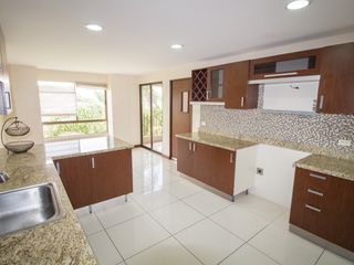 Altos las Palomas, Escazu - El Mirador - 4DOR/4.5BA - 293 M2 — photo 3 of 11