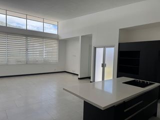 Rio Oro, Santa Ana - Casa Moderna de Una Planta - 215 m2 — photo 2 of 18