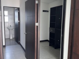 Rio Oro, Santa Ana - Casa Moderna de Una Planta - 215 m2 — photo 3 of 18