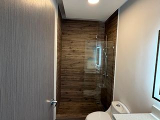 Moderna Casa de 2 Niveles en Alquiler | La Guácima de Alajuela — photo 4 of 5