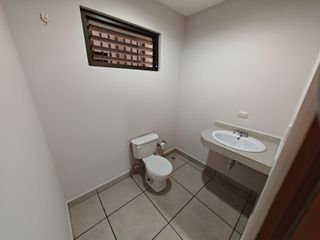 Alquiler de local comercial con excelente ubicación en El Carmen de Guadalupe — foto 3 de 5