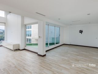 21351 - Spacious Penthouse with excellent location and panoramic views — photo 2 of 20