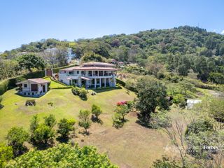 21372 - Luxury Residence with Views in Monasterio, Escazú — photo 4 of 21