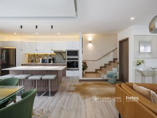21374 - Turn-key luxury home in San Antonio Urbano Condominium, Escazú — foto 3 de 21