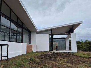 VENTA / (se Alquila) HERMOSA cASA  DE 1 PLANTA en San Rafael de Heredia — photo 3 of 6