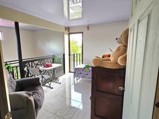 Hermosa casa de dos pisos — photo 4 of 20