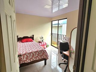 Hermosa casa de dos pisos — photo 5 of 20