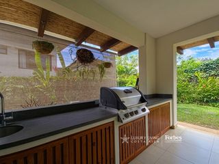 21405 - Luxury house with 4 bedrooms, terrace, and garden in an exclusive condominium — foto 5 de 11