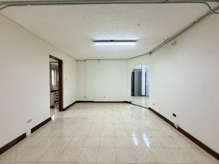 AMPLIA CASA EN VENTA EN ROHRMOSER CON USO DE SUELO MIXTO — photo 2 of 19