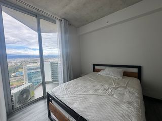 Apartamento con parqueo piso 24 en Secret Sabana — photo 4 of 13