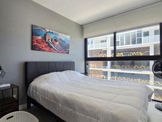 APARTAMENTO CON DOBLE VISTA 1 DORMITORIO AMUEBLADO Y CON PARQUEO — photo 4 of 18