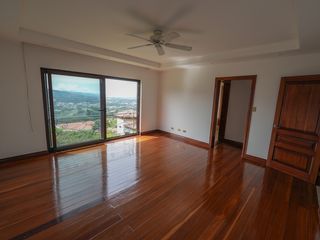 Alquiler de Apartamento de Lujo en Primera Planta en Villa Real Santa Ana — photo 2 of 16