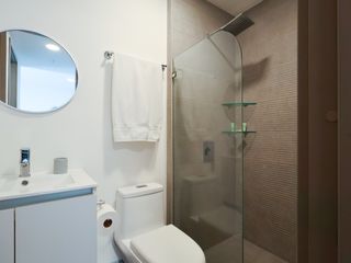 Venta de apartamento totalmente amueblado en Condominio Núcleo Sabana — photo 2 of 15