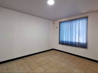VENTA Casa de un piso con 2 habitaciones — photo 2 of 26