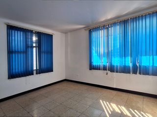 VENTA Casa de un piso con 2 habitaciones — photo 4 of 26