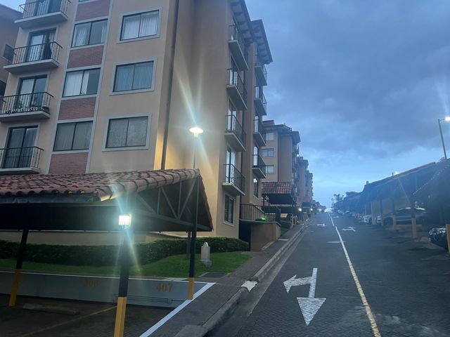 Condominio en La Uruca — photo 1 of 6