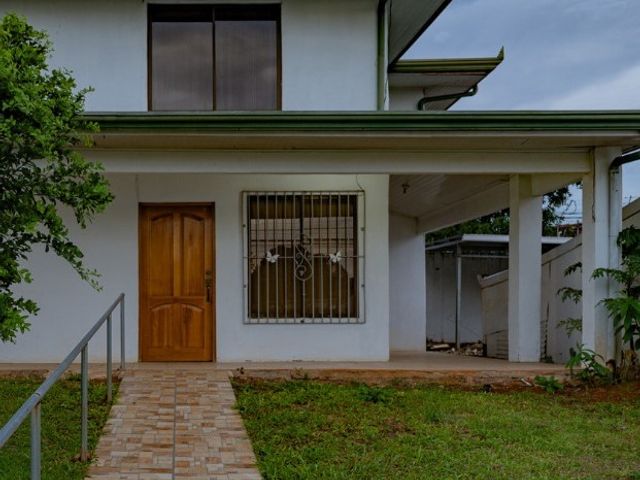 Casa grande en Perez Zeledon — photo 1 of 5