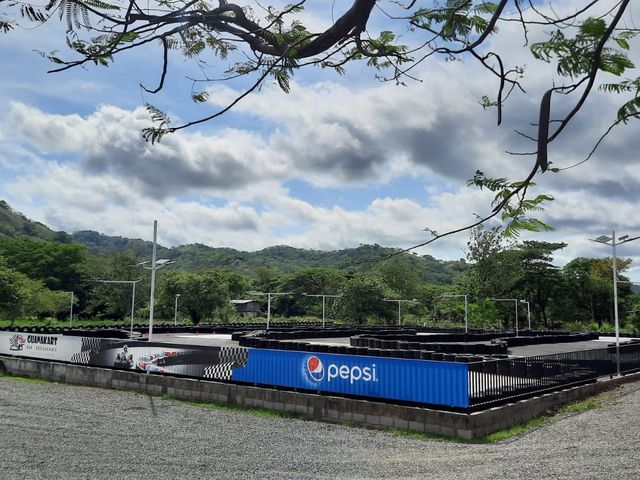 Se vende amplio local comercial, ubicado justo en el cruce de 27 de Abril, Guanacaste. — photo 1 of 5