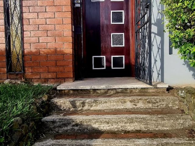 Casa esquinera en Tibas — foto 5 de 5
