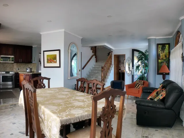 Residencia Independiente con Apartamentos Integrados en Escazú — foto 3 de 5