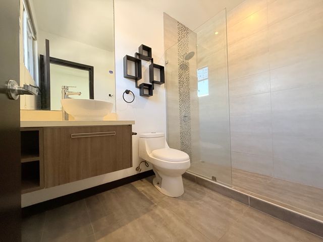 Se alquila casa en condominio — photo 2 of 9