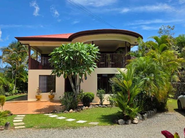 Amazing mountain and city view house for sale — foto 1 de 5