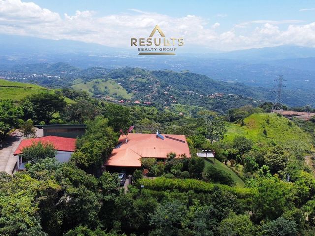 Casa Pristine Elegance with Ocean Views! — foto 1 de 20