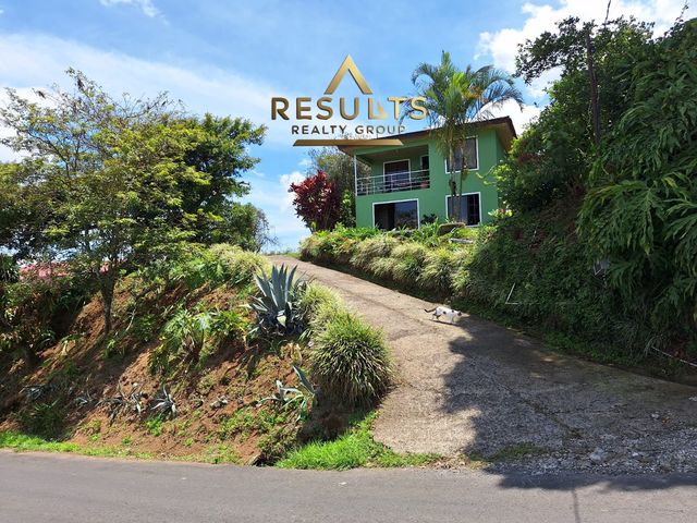 LARGE PROPERTY WITH 3 HOMES IN SARCHÍ — foto 1 de 20
